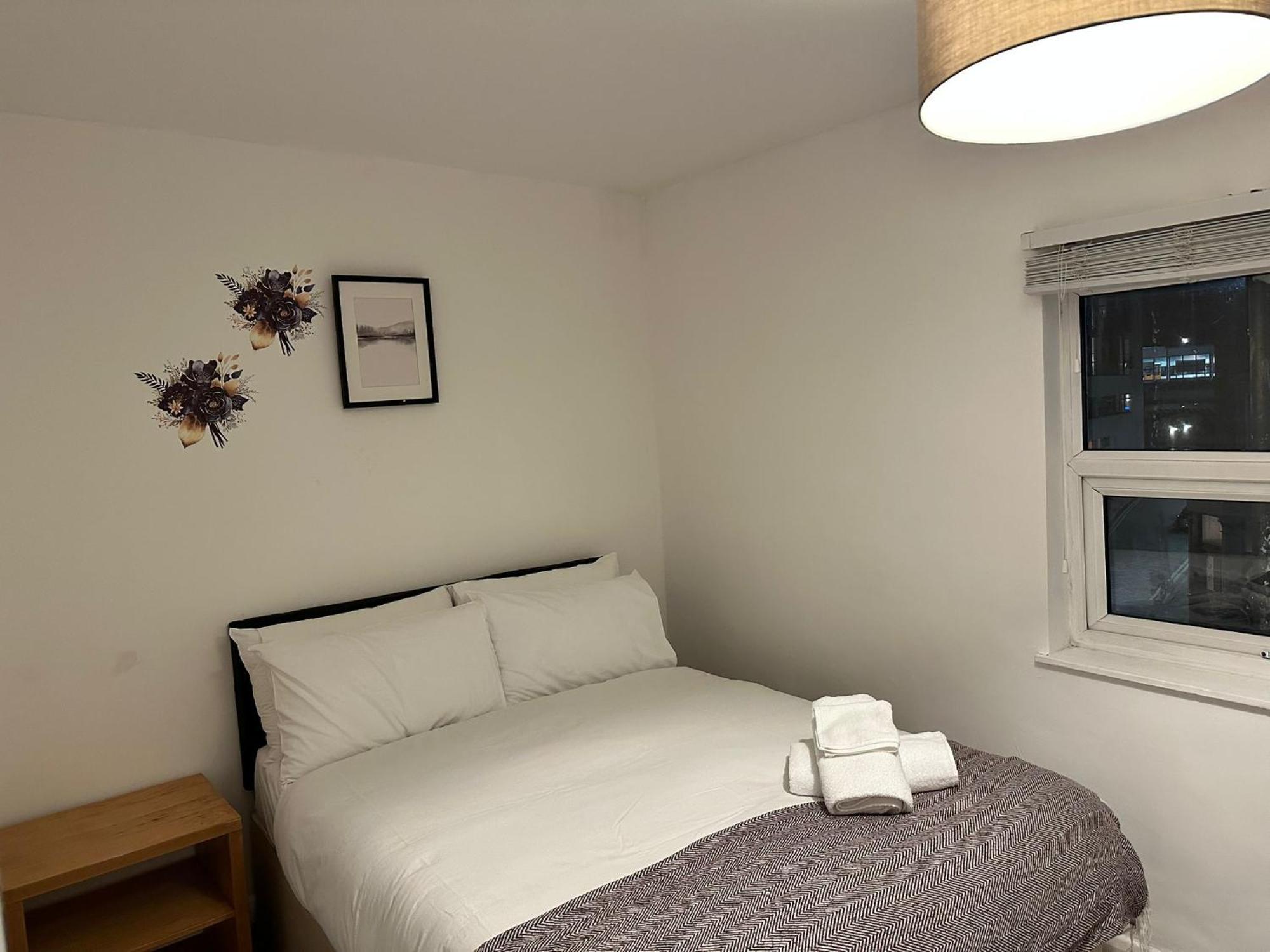Appartamento 1 Bedroom Flat By Haggerston Station Londra
